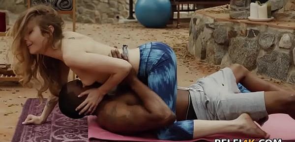  Yoga instructor gets her first interracial in the garden